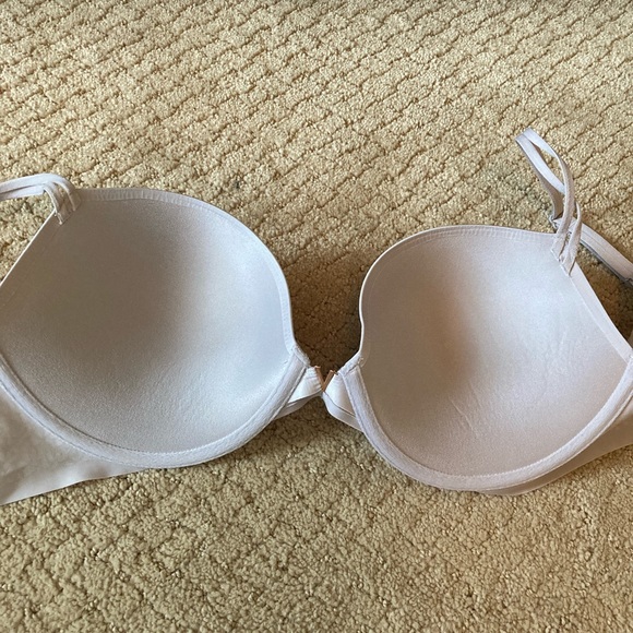 SOLD! NWOT VS push up bra, 34DD - Picture 7 of 7